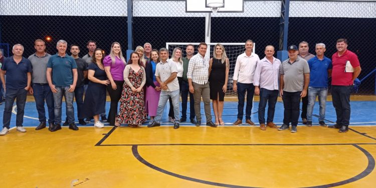 Major Gercino inaugura Quadra Poliesportiva no interior