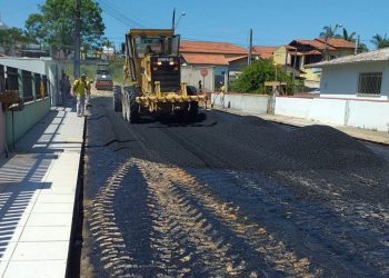 Prefeitura de São João Batista inicia pavimentação asfáltica de 14 vias