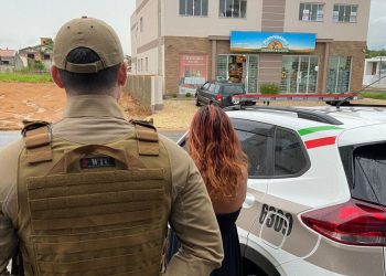 Mulher vai ao mercado com moto adulterada e é flagrada pela PM, em Canelinha