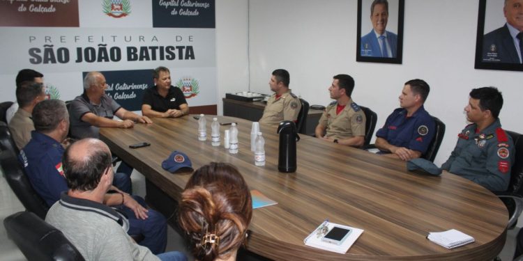 Novo comandante do Batalhão de Bombeiros Militar visita São João Batista