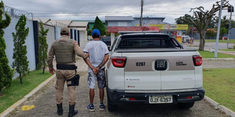 Envolvido em diversos furtos na cidade, homem é novamente detido pela PM