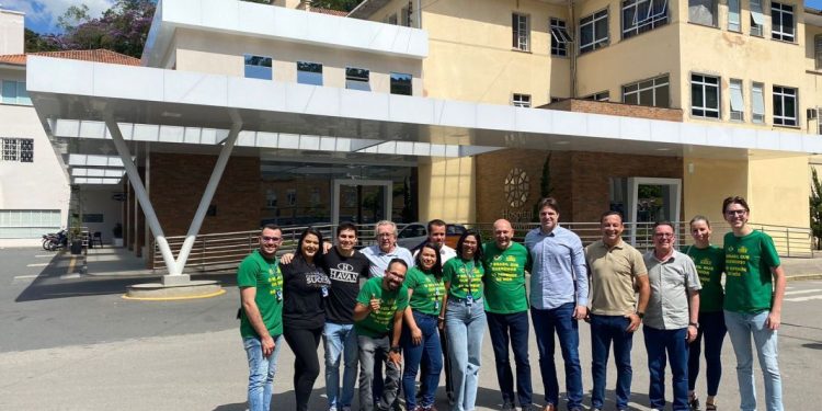 Havan entrega R$ 56 mil do Troco Solidário ao Hospital Azambuja