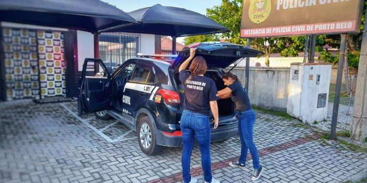 Avô que estuprava os netos de 10 e 6 anos e tinha caso com nora é preso