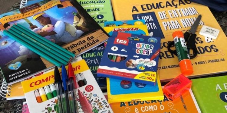 Prefeitura de Canelinha e LBV garante kits escolares para 50 crianças assistidas pelo Cras