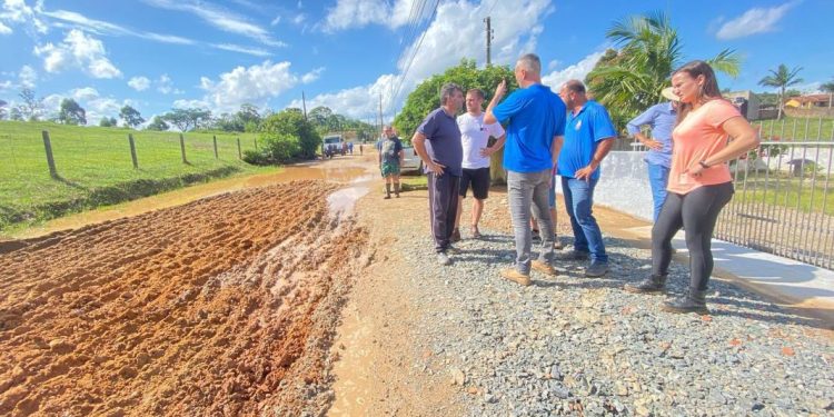 Canelinha inicia reconstrução da cidade após fortes chuvas