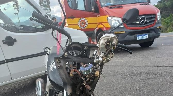 Mulher fica ferida em acidente na SC-410, em São João Batista