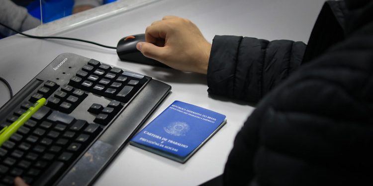 Santa Catarina está com 7,2 mil vagas abertas pelo Sine