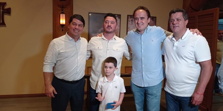 Empresário Felipe Lemos filia-se ao PL batistense