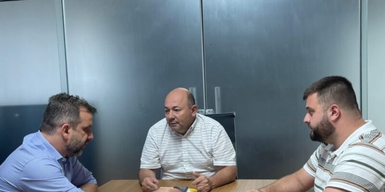 Prefeitos de Nova Trento e Brusque pedem terceira faixa na rodovia SC-108