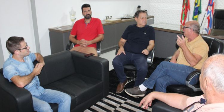 Novo coordenador regional de Infraestrutura visita São João Batista