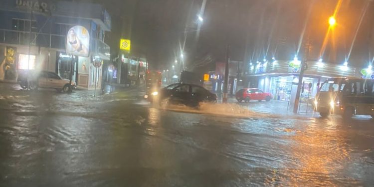 Após chuvas, São João Batista está sem fornecimento de água