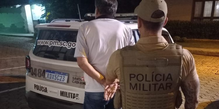 Após descumprir medida protetiva, homem é preso em São João Batista