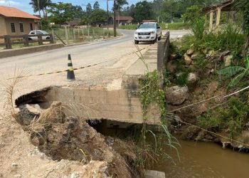Tráfego de veículos pesados sobre ponte situada na divisa entre São João Batista e Canelinha está temporariamente proibido