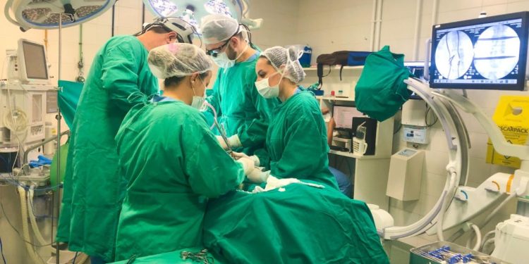 Hospital Azambuja realiza primeiras cirurgias eletivas de alta complexidade em ortopedia pelo SUS