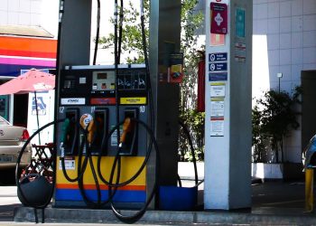 Gasolina sobe 6,09% após reoneração dos combustíveis