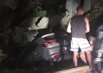 Dois carros se envolvem em acidente na SC-410, em Nova Trento