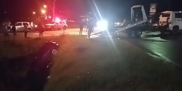 Após perder controle de carro, motorista cai em vala às margens da SC-410