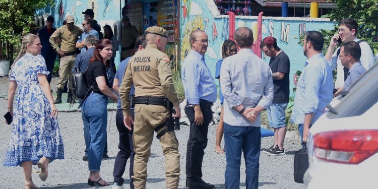 Tragédia em Blumenau: Governo mobiliza estruturas de segurança para resposta ao crime e atendimento às famílias