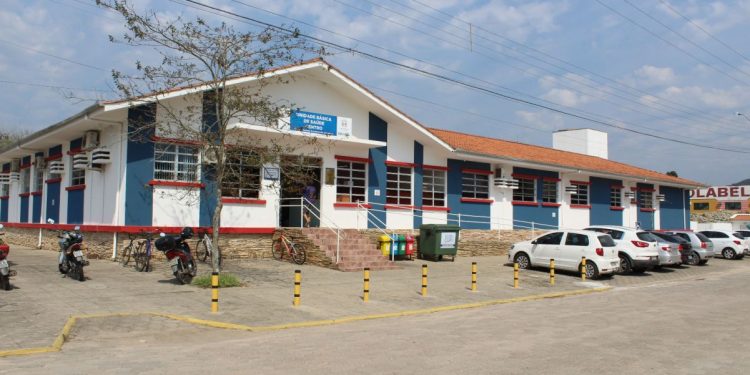 Médicos da Atenção Básica de SJB participam de capacitação sobre manejo clínico da dengue