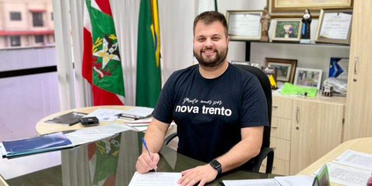 Nova Trento vai pagar piso salarial do magistério. Piso fica em R$ 4.420