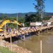 Prefeitura de São João Batista conclui construção de ponte provisória no acesso à Colônia Nova Itália