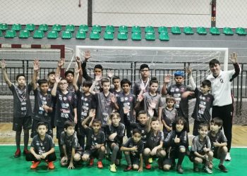 Alunos da Apadf Laboratório prestigiam o jogo entre Blumenau e Marreco
