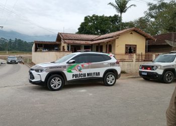 Ladrões roubam comércio no interior de São João Batista e um é preso