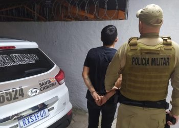 Briga resulta em prisão por ameaça e violência doméstica