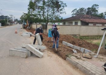 Sisam retoma construção de calçadas na Geral da Ribanceira do Sul