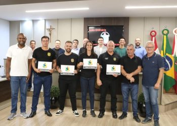 Delegado e policiais são homenageados na Câmara de São João Batista