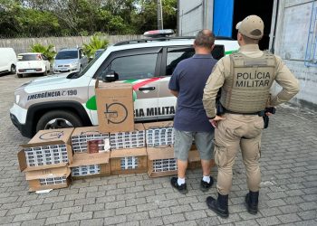 Polícia de São João Batista prende homem com carga de cigarros avaliada em R$ 25 mil