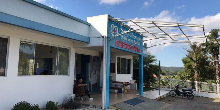 Hospital de Canelinha renova fachada e realiza quase 600 atendimentos em uma semana