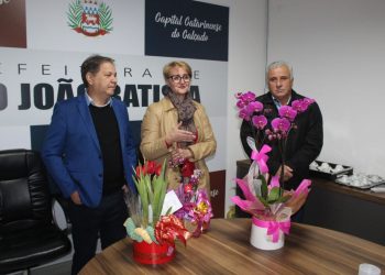 Karin se despede da Saúde de São João Batista. Ela assume a direção do hospital em Florianópolis