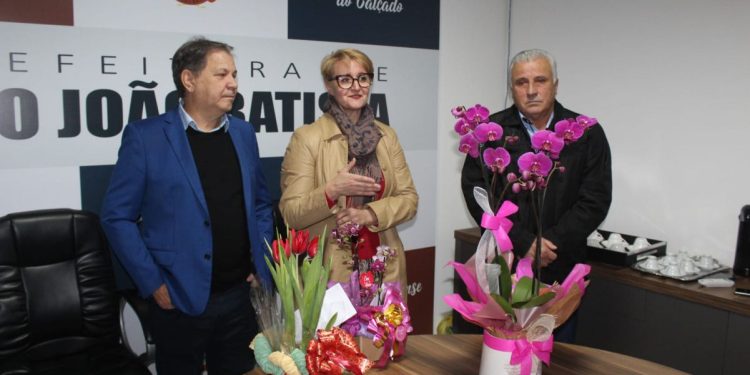 Karin se despede da Saúde de São João Batista. Ela assume a direção do hospital em Florianópolis