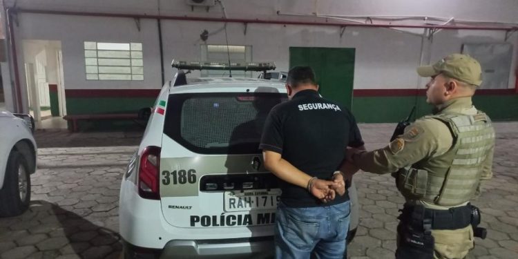 Homem foragido por roubo e homicídio é preso como segurança de escola em Tijucas