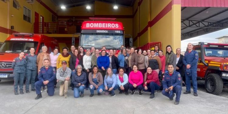 Agentes de Saúde passam por capacitação junto aos bombeiros