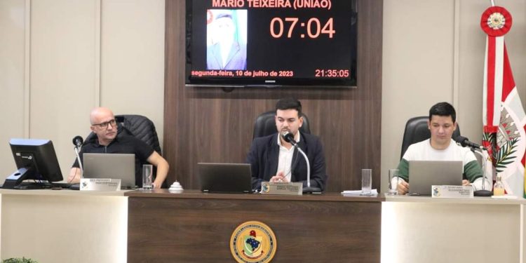 Legislativo de São João Batista aprova dois projetos em sessão ordinária