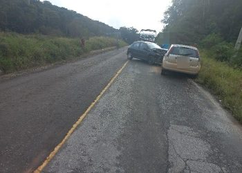 Dois veículos batem em São João Batista, e sete ficam feridos
