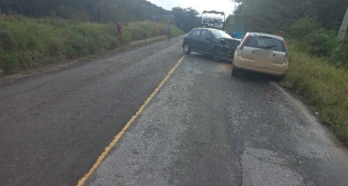 Dois veículos batem em São João Batista, e sete ficam feridos