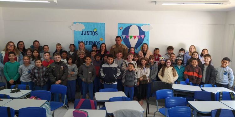 Escolas de Major Gercino recebem palestras sobre drogas e violência