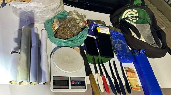 PM prende suspeito de tráfico de drogas no bairro Carmelo