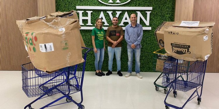 Havan entrega doações de roupas para Assistência Social de Canelinha