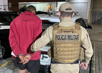 Jovem é preso durante a madrugada, suspeito de tráfico em Tijucas