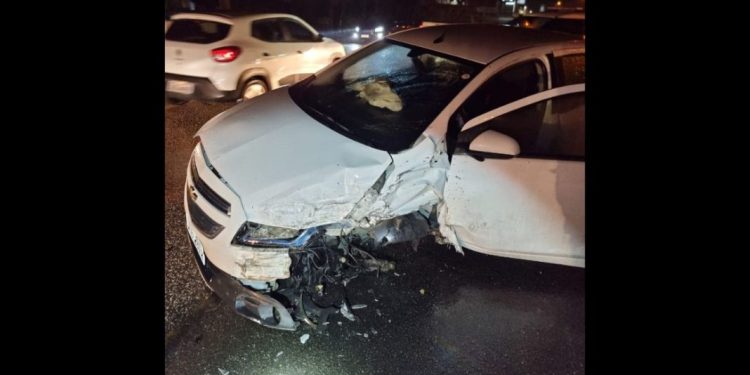 Dois veículos colidem na Rodovia SC-108, em Nova Trento