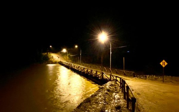 Trânsito sobre ponte provisória da Colônia Nova Itália é temporariamente suspenso
