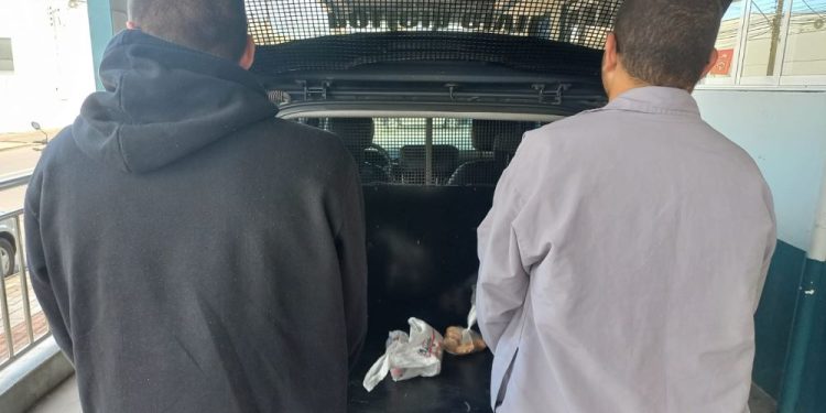 Polícia Civil prende dois suspeitos de furtos em residências