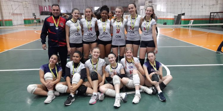 Vôlei feminino e futsal masculino de SJB garantem vaga na fase regional da Olesc