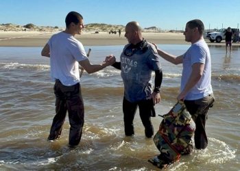 Policiais militares salvam pescador de afogamento em Balneário Rincão