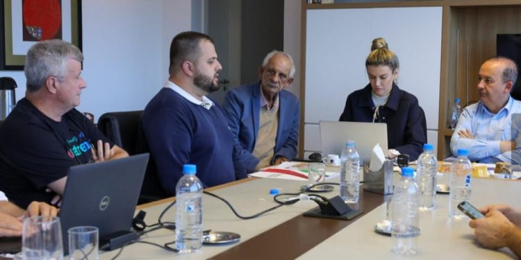 Prefeito e vice de Nova Trento fazem reivindicações ao governador Jorginho Mello