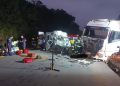 Tragédia na SC 470 acidente entre van e caminhão deixa três mortos